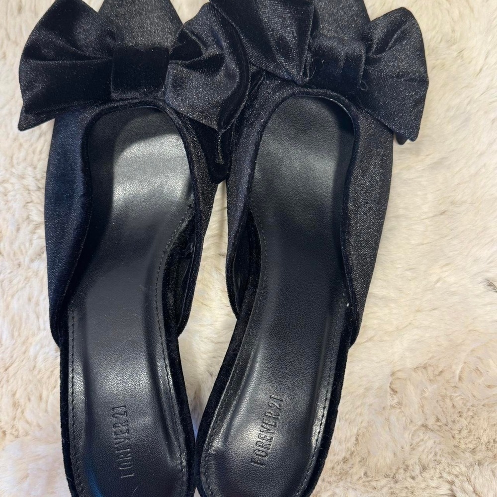 New with Tags Velvet Delicate Ballet Core Bow Kitten Heel  9 Fall Dainty Twee